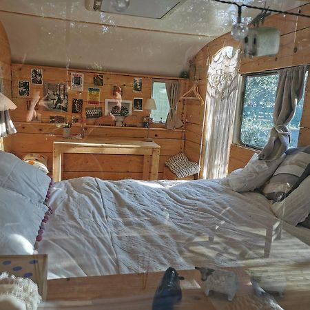 Gite Azkendantza 2A6 Pers Avec Caravane Insolite Ascain Exteriér fotografie