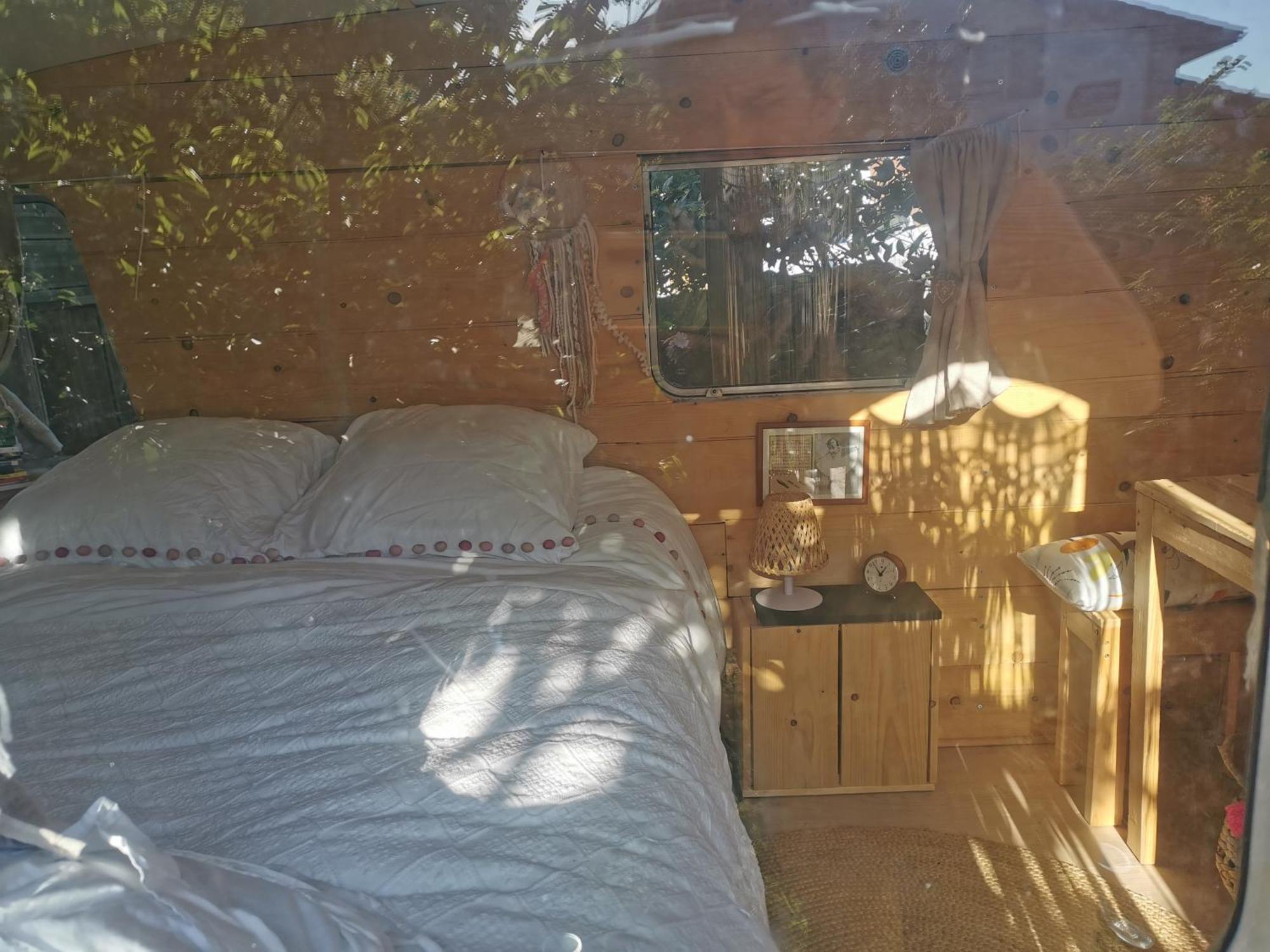 Gite Azkendantza 2A6 Pers Avec Caravane Insolite Ascain Exteriér fotografie